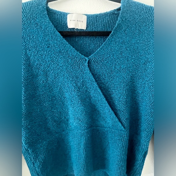 Medium cropped, dark turquoise, long-sleeve sweater, super soft - Picture 2 of 4